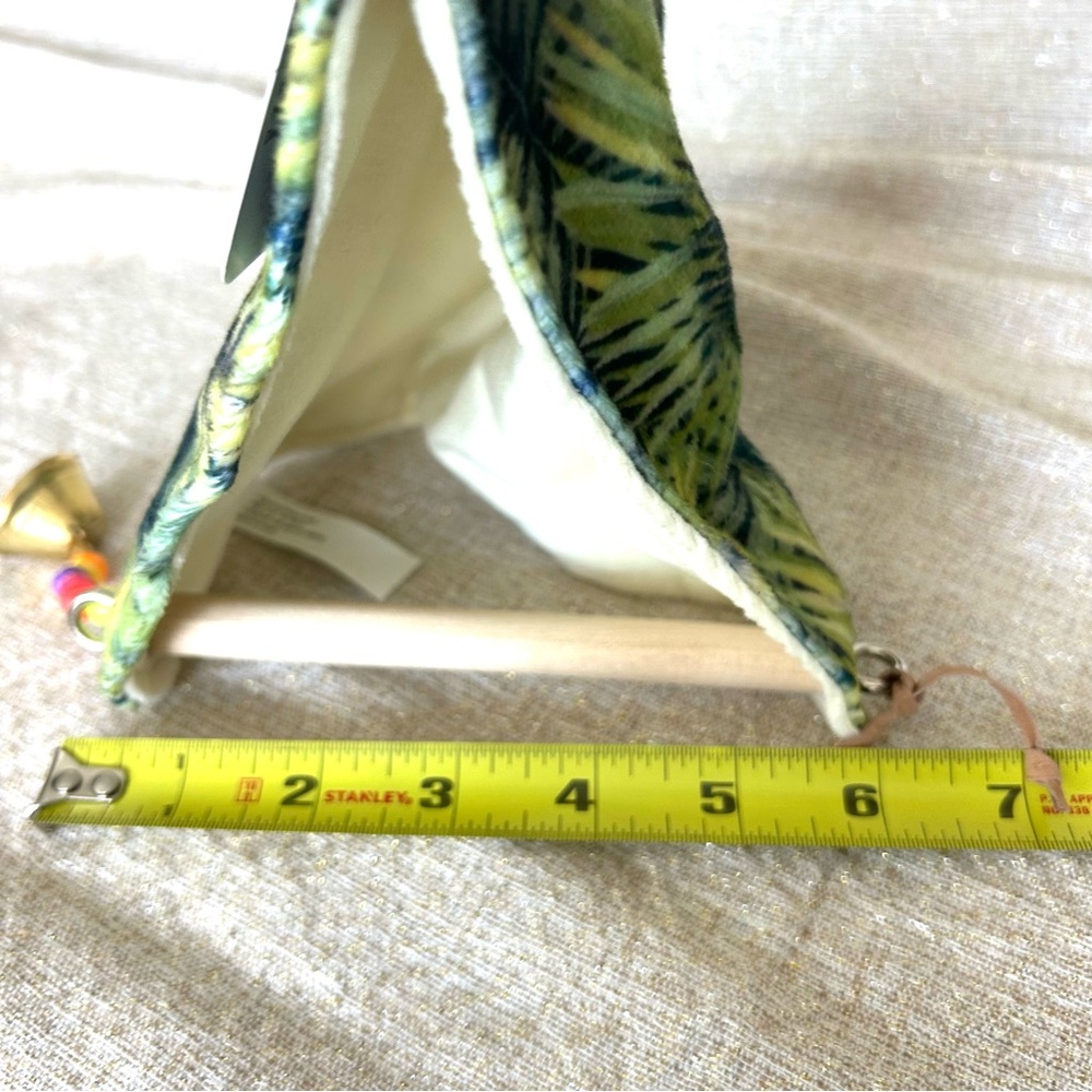 NWT Hut/Tipi Tent Swinging Perch Green Jungle Leaves Pattern with Bell - Picture 5 of 6